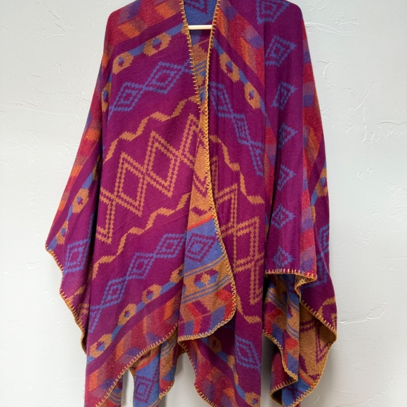 Eddie Bauer Reversible Wrap – Purple & Blue - Picture 3 of 8